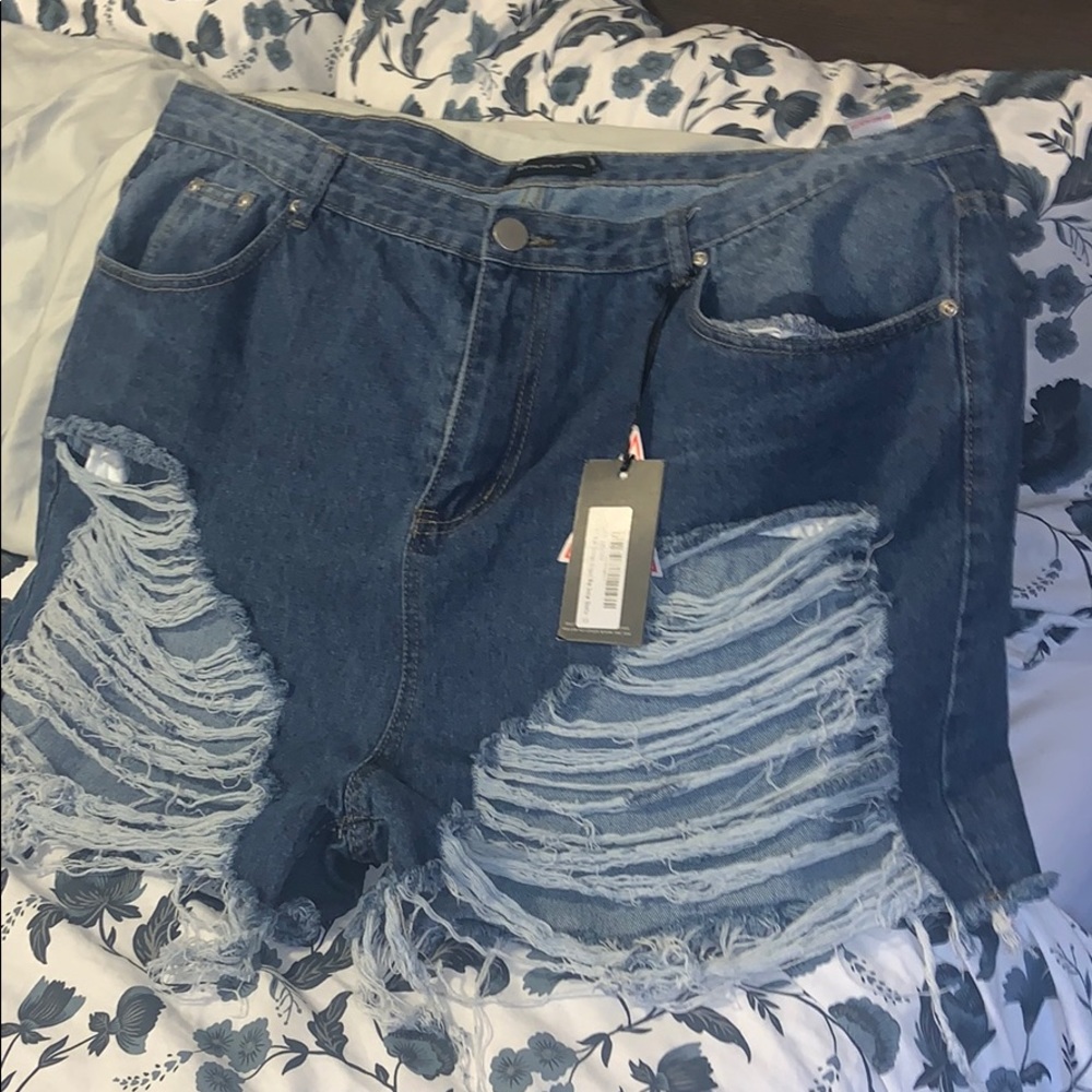 PLT DISTRESSED JEAN SHORTS 💧